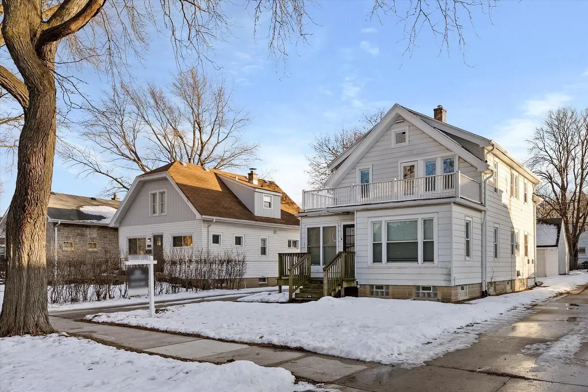 911 W Eula COURT #913, Glendale, WI 53209 - #1