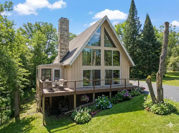 W5511 Cool Hill DRIVE, Elkhorn, WI 53121