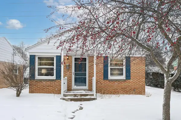 5648 N Dexter AVENUE, Glendale, WI 53209