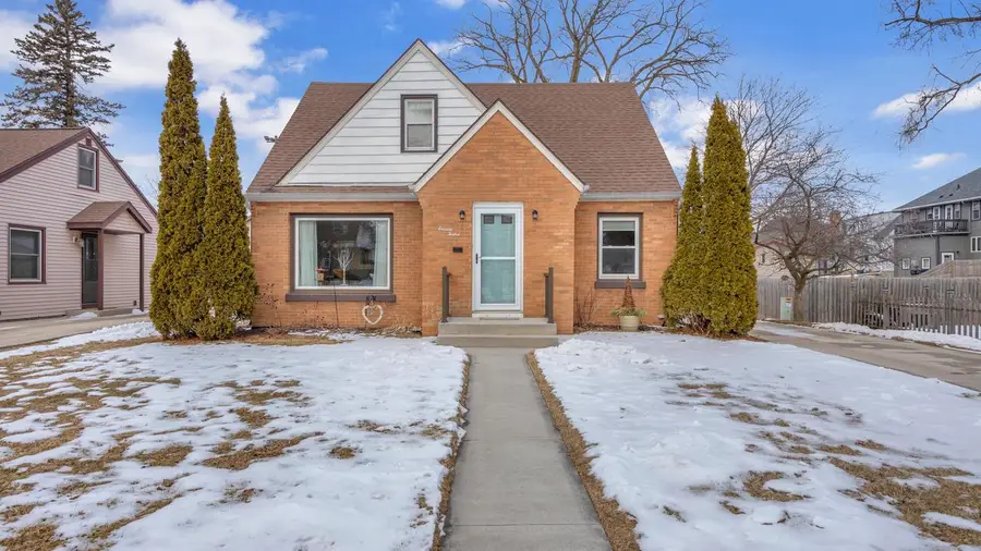 1112 Kensington AVENUE, Plymouth, WI 53073 - Image #2