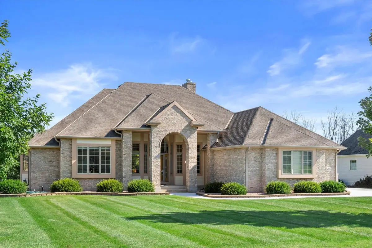 N37W22910 Wyndemere DRIVE, Pewaukee, WI 53072 - #1