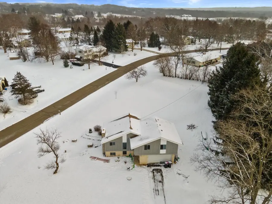 W277S8860 Lakeside DRIVE, Mukwonago, WI 53149 - Image #3
