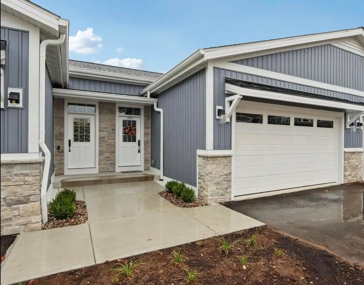 405 Falcon Ridge DRIVE #15, Burlington, WI 53105 - #1