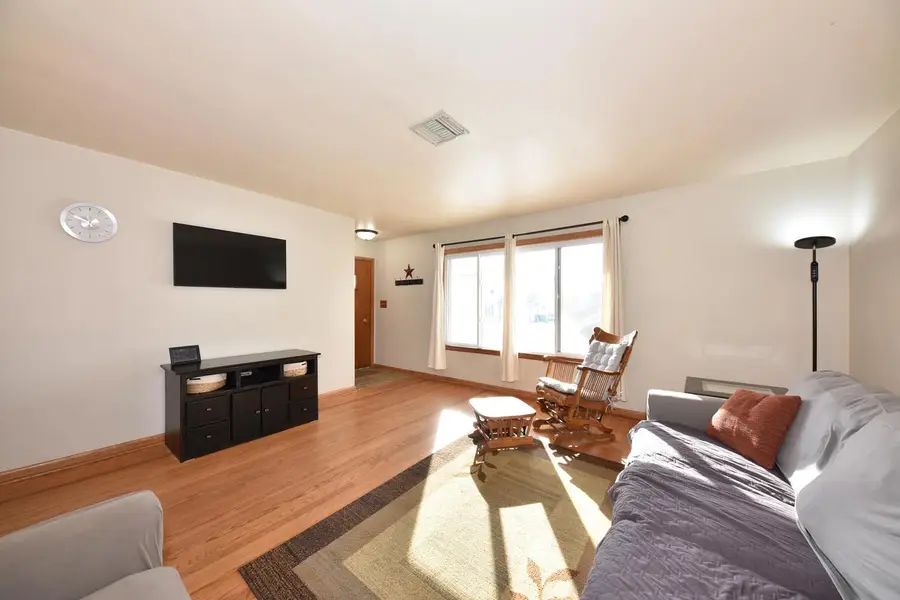 N89W15932 Cleveland AVENUE, Menomonee Falls, WI 53051 - #3