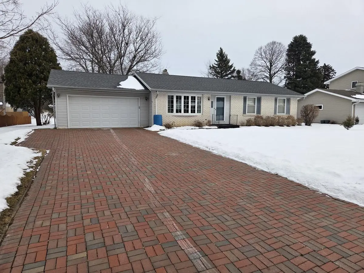 609 Madison DRIVE, Delavan, WI 53115 - #1