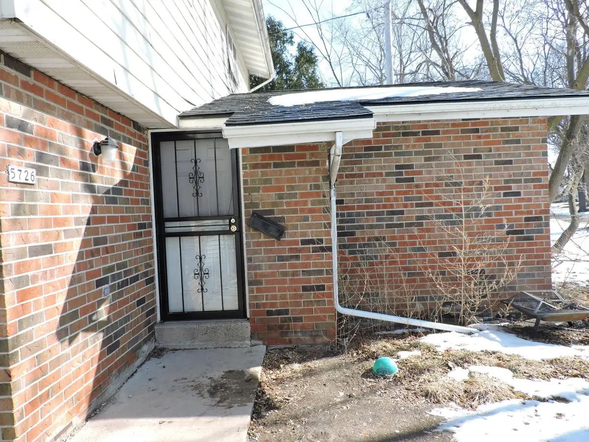 5726 W Birch AVENUE, Milwaukee, WI 53218 - #1