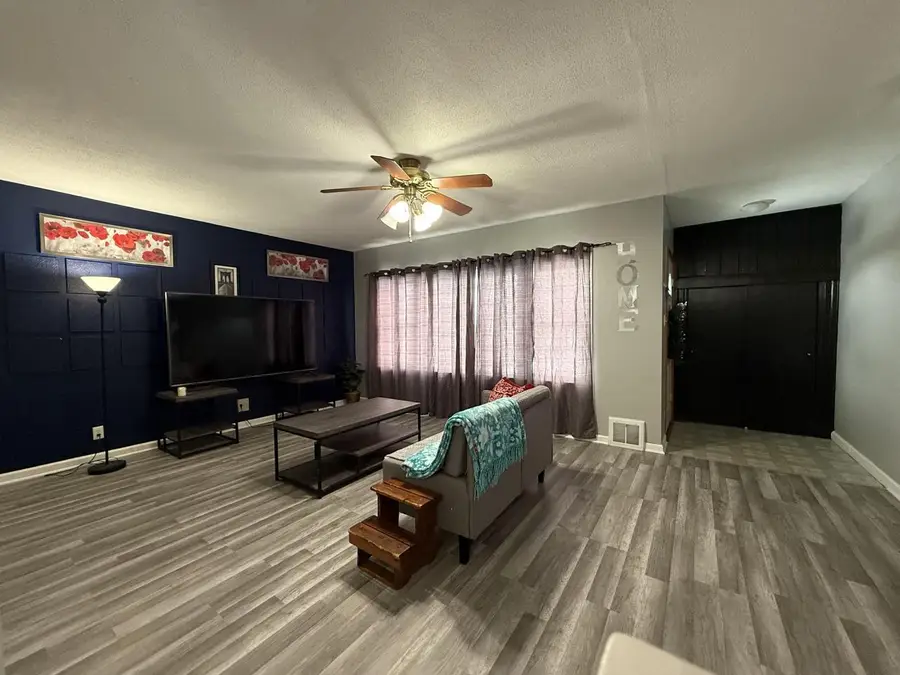 8633 W Lapham STREET, West Allis, WI 53214 - #3