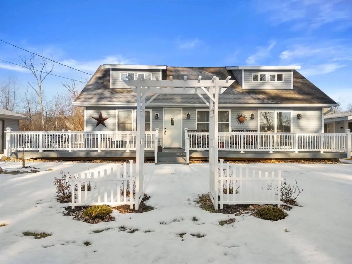 819 Rosebud AVENUE, Twin Lakes, WI 53181 - #1