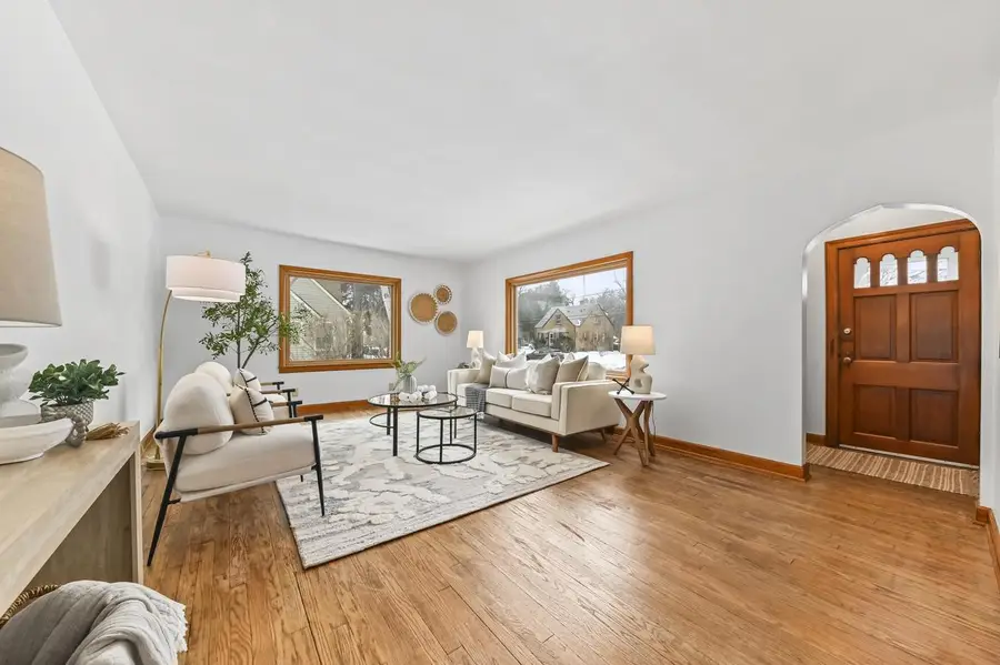 1630 W Lawn AVENUE, Milwaukee, WI 53209 - #2