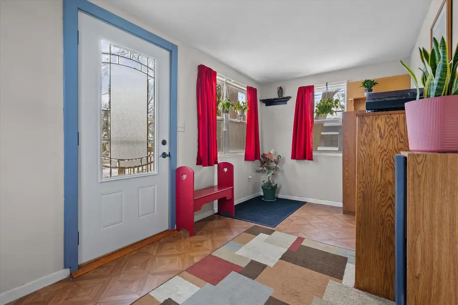 324 Douglass AVENUE, Waukesha, WI 53186 - #2