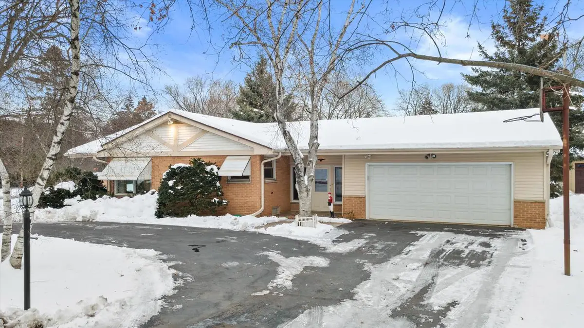6986 N Ardara AVENUE, Glendale, WI 53209 - Image #1