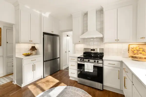 2262 N 71st STREET, Wauwatosa, WI 53213