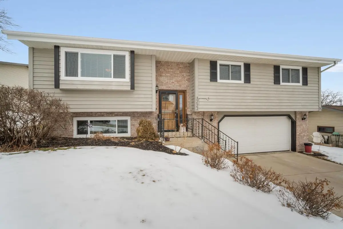 3222 Windsor PLACE, West Bend, WI 53090 - #1