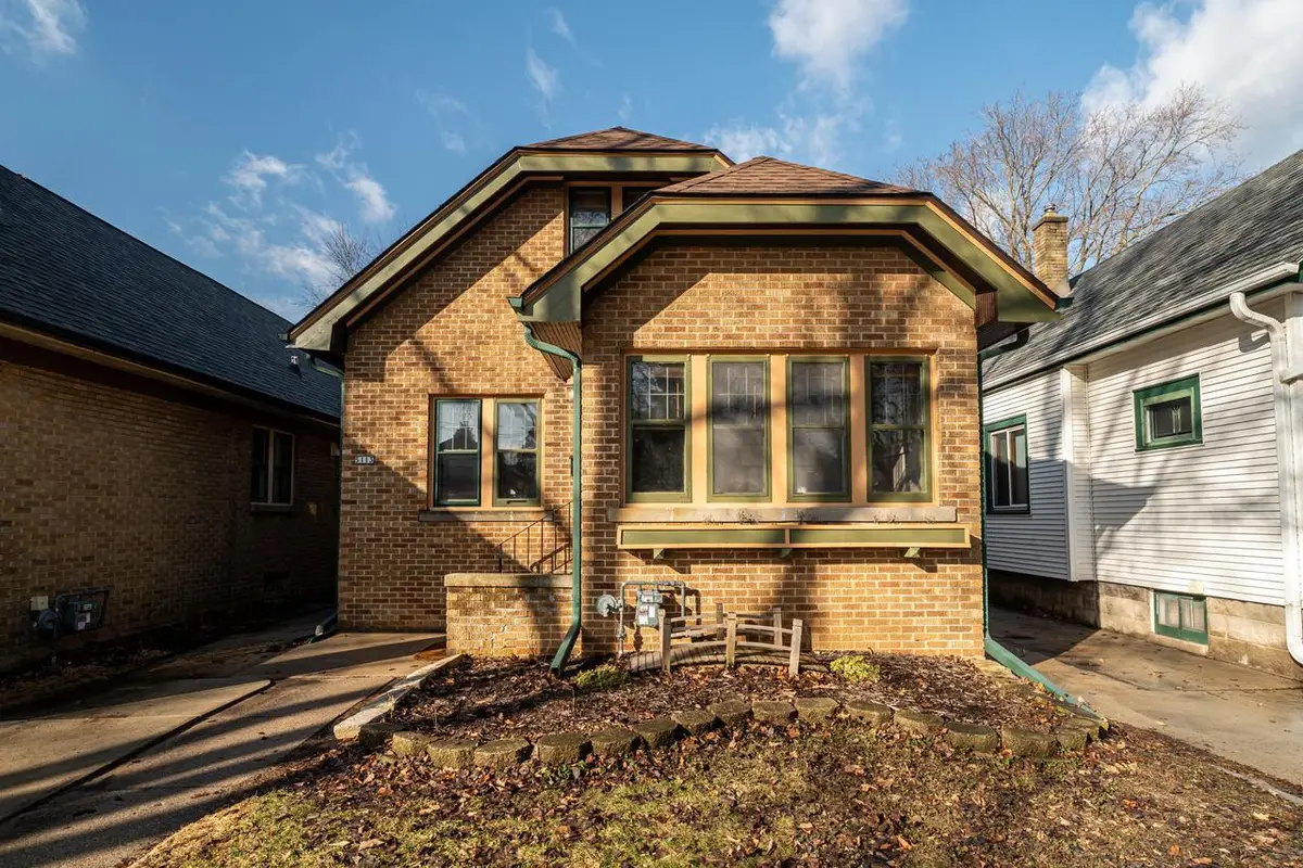 5113 N Elkhart AVENUE, Whitefish Bay, WI 53217 - #1