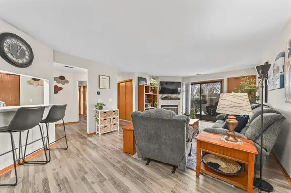 116 E Freistadt ROAD #D, Thiensville, WI 53092