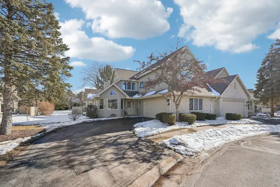 N21W24045 Garden CIRCLE #F, Pewaukee, WI 53072 - #3