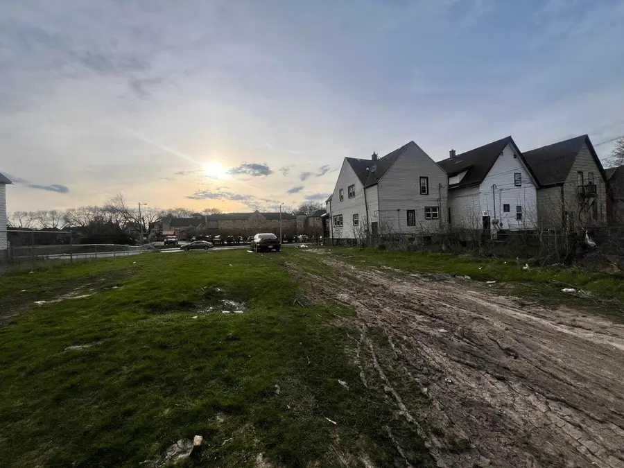 2750 N 35th STREET #2750A, Milwaukee, WI 53210 - #2