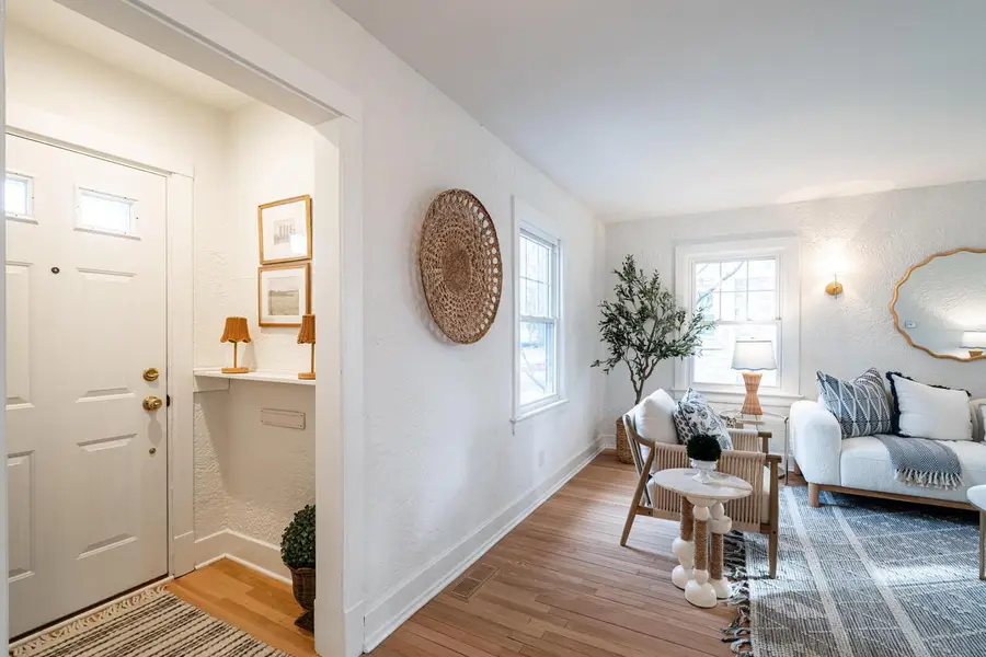 5039 N Woodruff AVENUE, Whitefish Bay, WI 53217 - #3