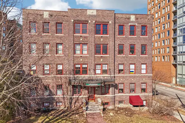 1983 N Summit AVENUE #34, Milwaukee, WI 53202