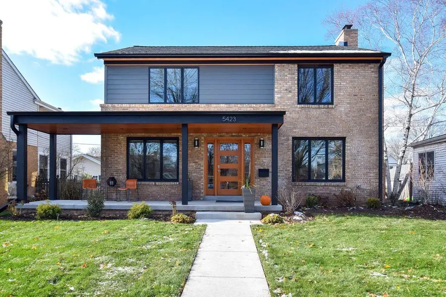 5423 N Santa Monica BOULEVARD, Whitefish Bay, WI 53217 - #2