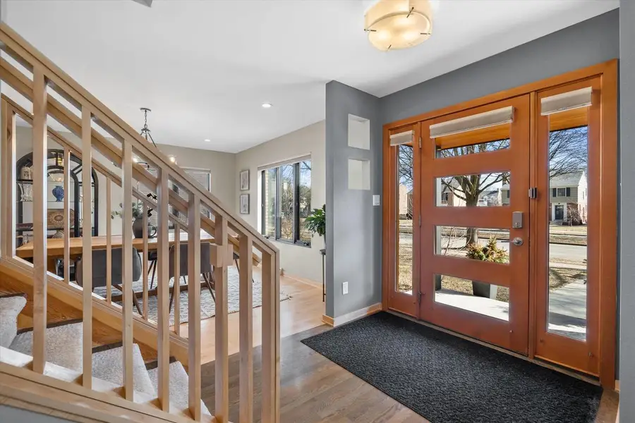 5423 N Santa Monica BOULEVARD, Whitefish Bay, WI 53217 - #3