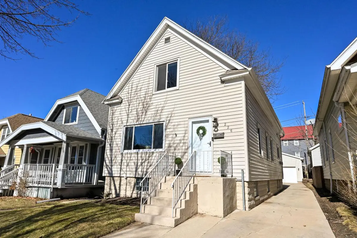 226 E Rosedale AVENUE, Milwaukee, WI 53207 - #1