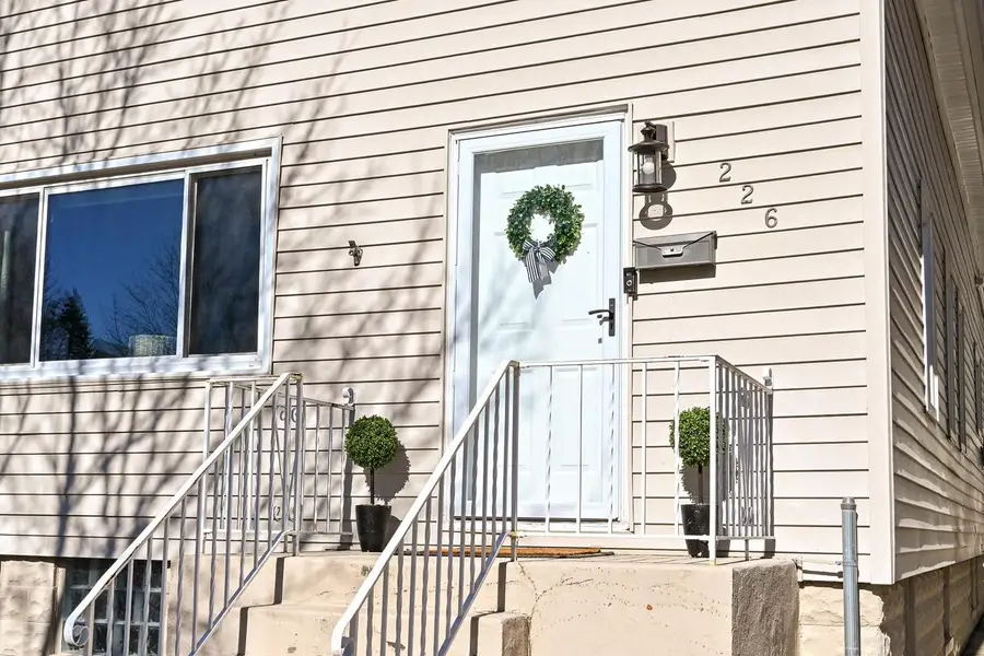 226 E Rosedale AVENUE, Milwaukee, WI 53207 - #3