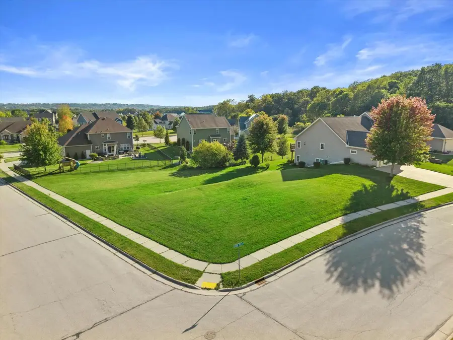 Lot 113 SHADE TREE COURT, Waukesha, WI 53188 - #2