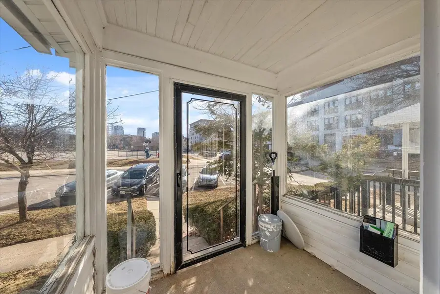 804 E Kewaunee STREET #806, Milwaukee, WI 53202 - #2