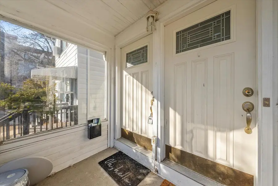 804 E Kewaunee STREET #806, Milwaukee, WI 53202 - #3