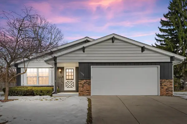 1226 Market PLACE, Waukesha, WI 53189