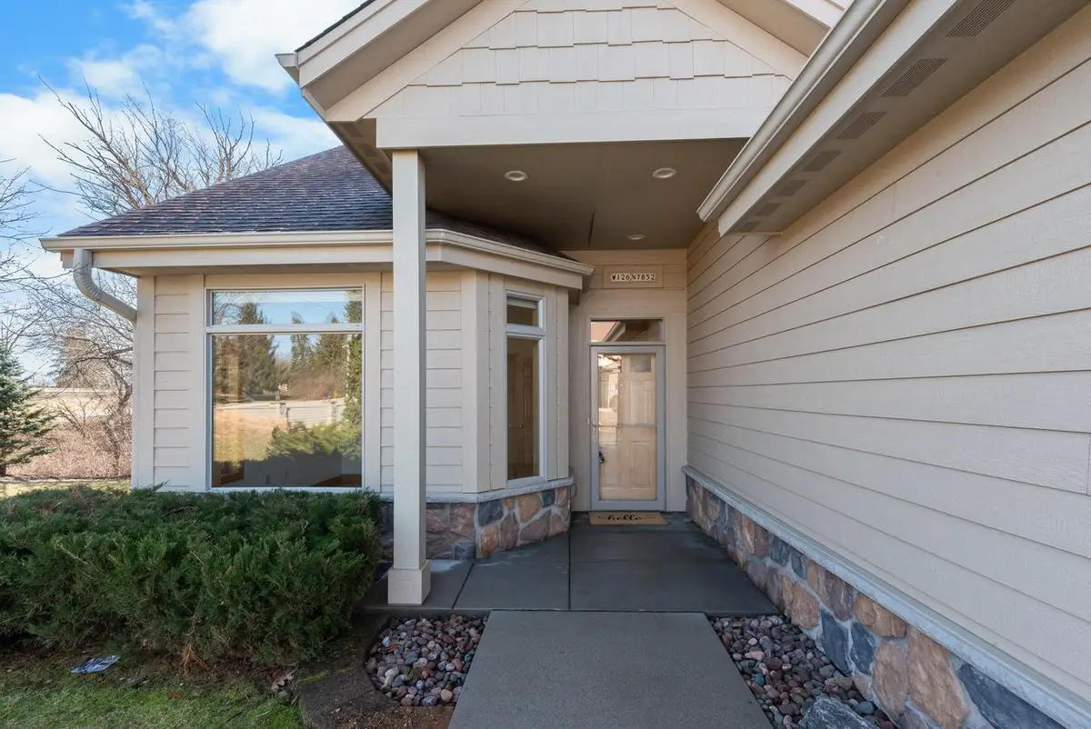 W126N7852 Riverview LANE #51, Menomonee Falls, WI 53051 - #1