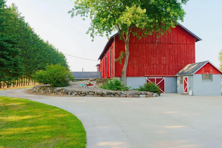 W1370 Gopher Hill ROAD, Ixonia, WI 53036 - #3