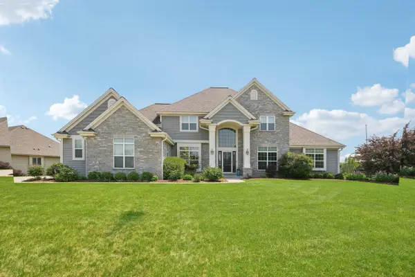 N49W18765 Emerald Hills DRIVE, Menomonee Falls, WI 53051