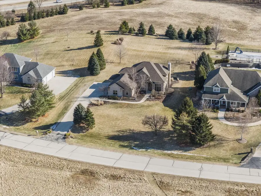 3219 Old Hickory PLACE, West Bend, WI 53095 - #3
