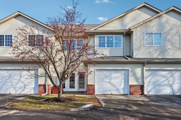 2422 Fox River PARKWAY #I, Waukesha, WI 53189