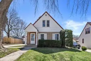 113 Coolidge AVENUE, Waukesha, WI 53186 - #1