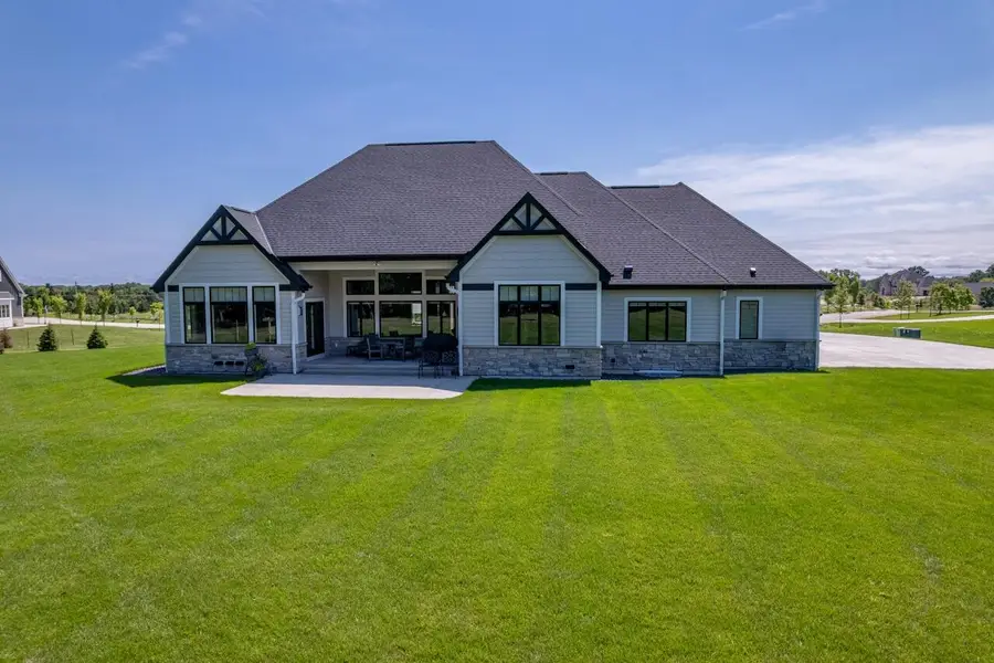 3750 W Pine View COURT, Mequon, WI 53097 - #3