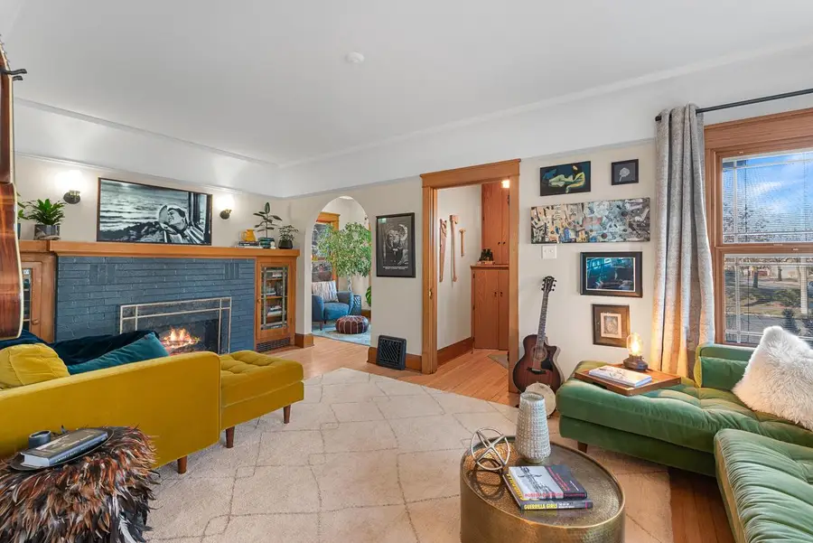 3202 S Pine AVENUE, Milwaukee, WI 53207 - #3