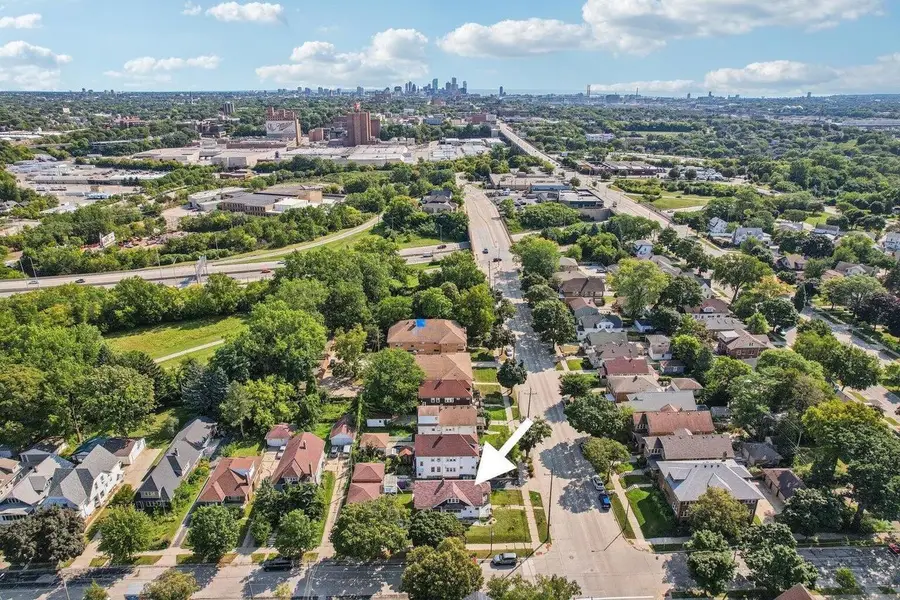 4836 W Wells STREET, Milwaukee, WI 53208 - #2
