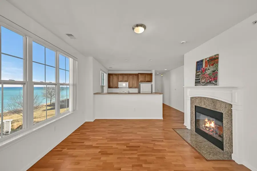 3872 S Lake DRIVE #209, Saint Francis, WI 53235 - #3