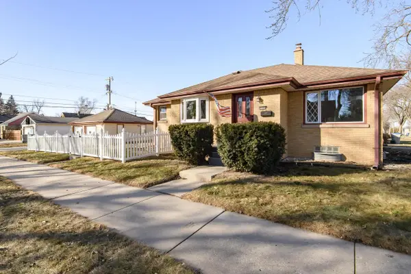 5300 W Euclid AVENUE, Milwaukee, WI 53219