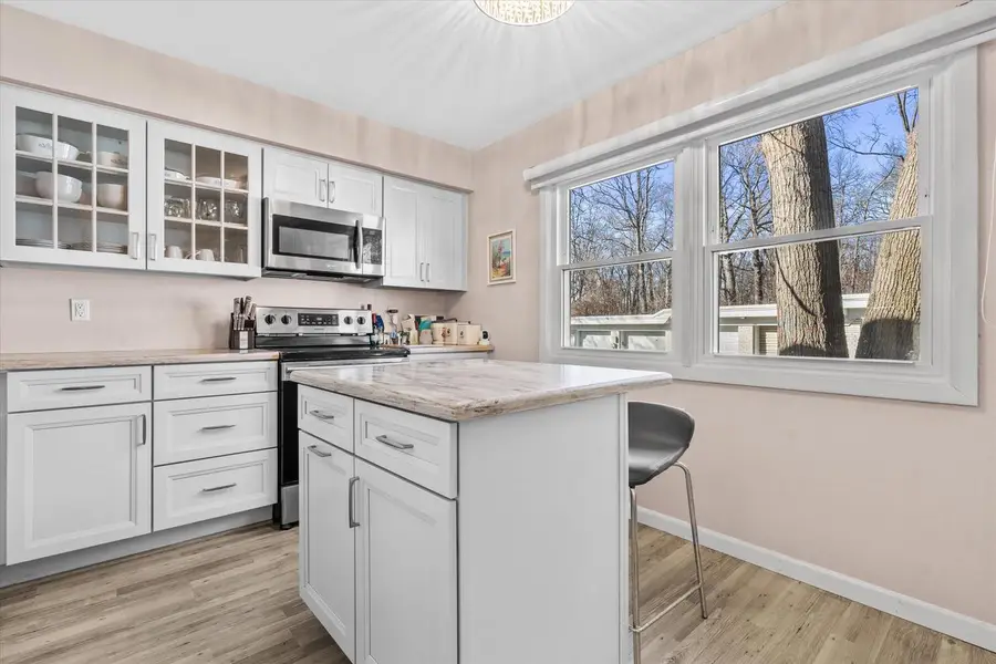 4958 W Colonial COURT, Greenfield, WI 53220 - #3