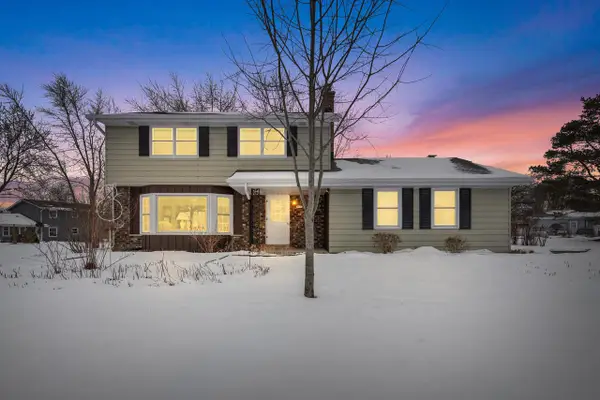 7953 Chapel Hill COURT S, Franklin, WI 53132