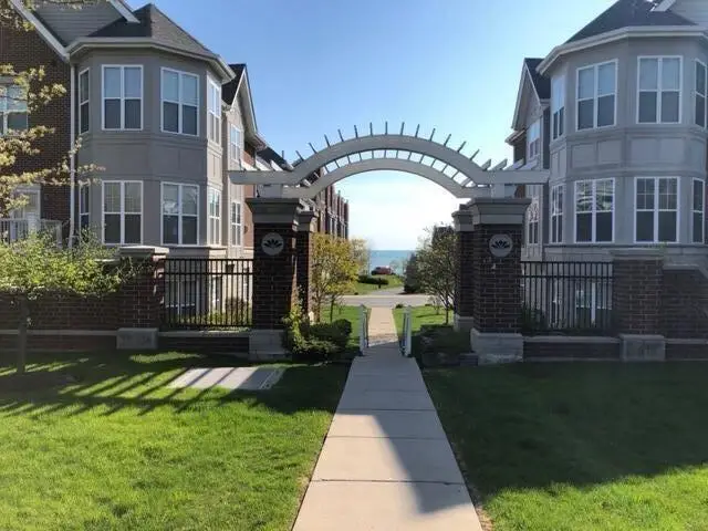 3930 S Lake DRIVE #511, Saint Francis, WI 53235 - #1