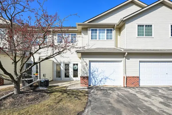 2418 Fox River PARKWAY #I, Waukesha, WI 53189