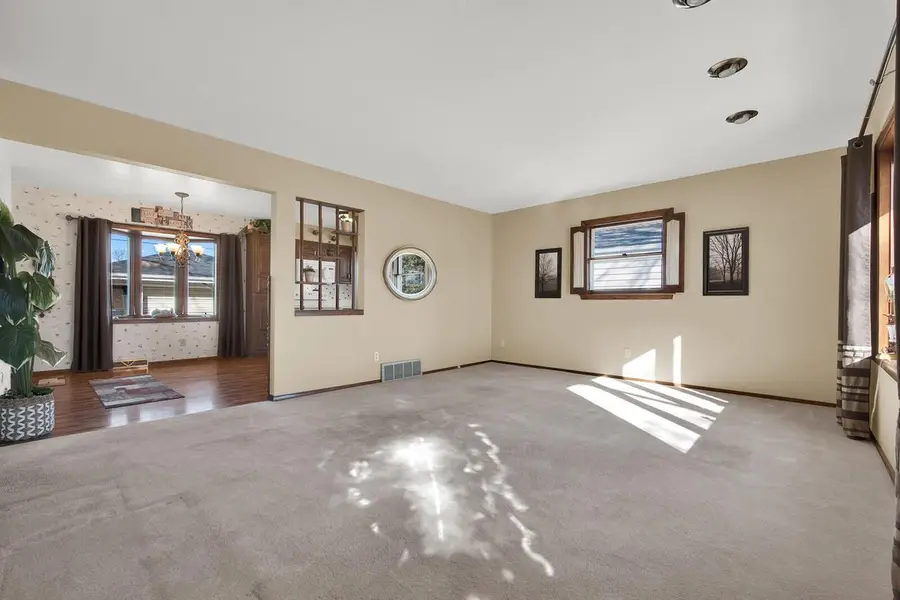 2604 E Birchwood AVENUE, Cudahy, WI 53110 - #3