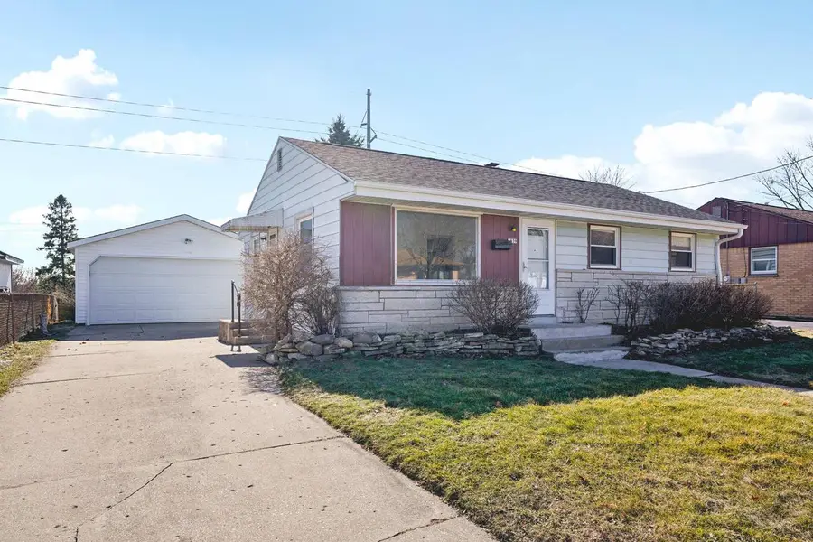 1539 Birch DRIVE, Waukesha, WI 53188 - #2