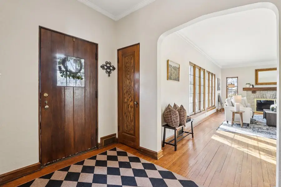 858 E Glen AVENUE, Whitefish Bay, WI 53217 - #2