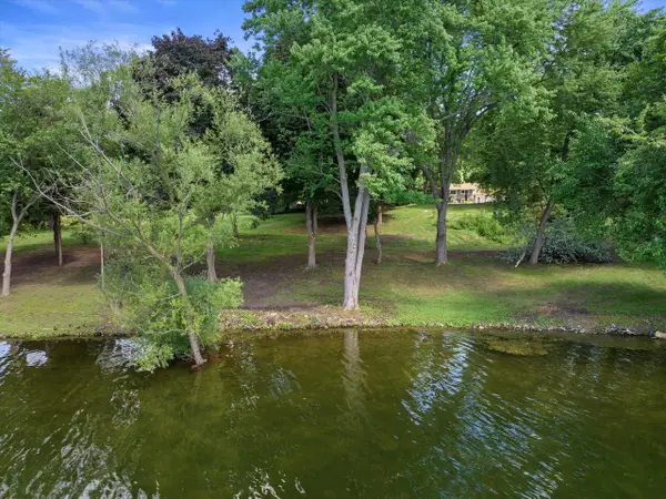 W343N6205 S BAYVIEW ROAD #Lt2, Oconomowoc, WI 53066